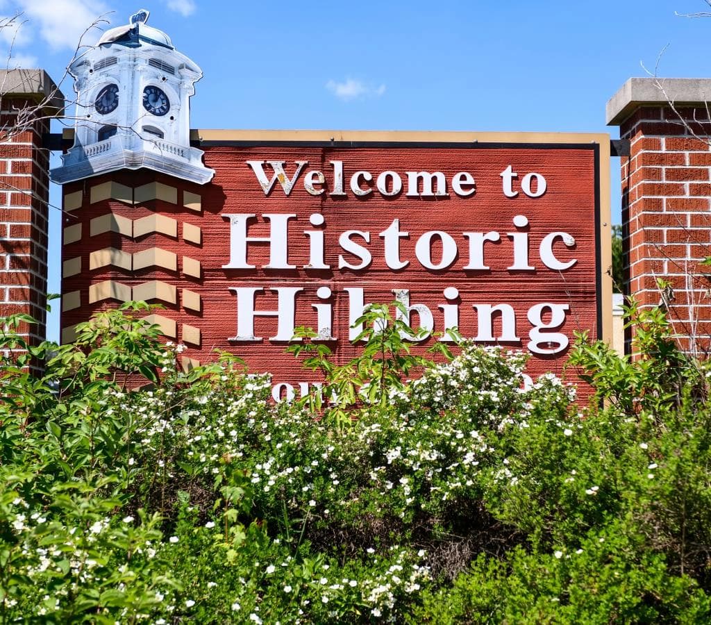 Welcome to Historic Hibbing sign